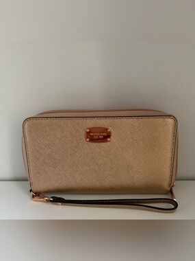 Michael Kors Rose gold wallet